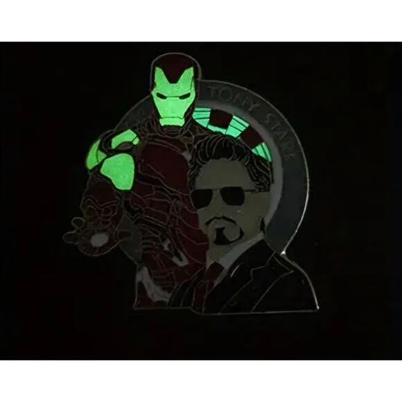 Marvel Comics Iron Man Tony Stark Metal Enamel Badge holder Reel Clip One size - Picture 4 of 4